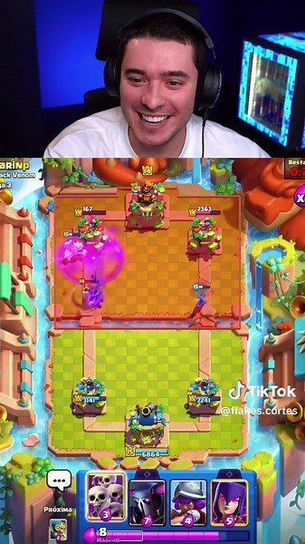 Flakes Arrasa com Deck Maluco no Clash Royale