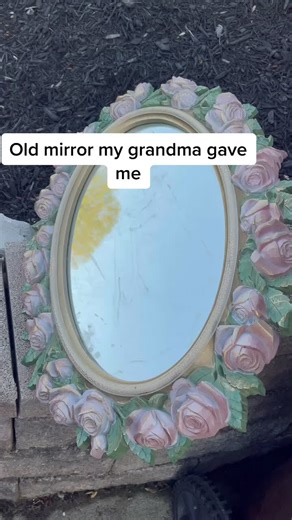 DIY: How to Spray Paint Mirror Frame for Aesthetic Look