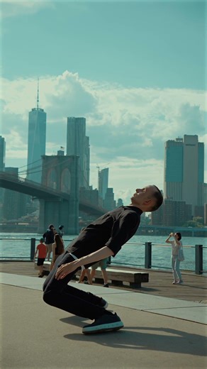 No chroma key , just Brooklyn Bridge