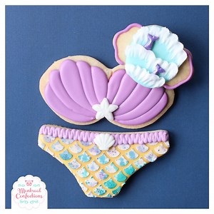 I finally found a use for my mermaid tail sprinkles, a Mermaid mask cookies. If you'd like to learn how to decorate cookies with royal icing you should join my Cookie School, group to gain access to my library of full-length cookie lessons. https://www.facebook.com/groups/Montrealconfectionscookieschool/ | La cabane a poterie