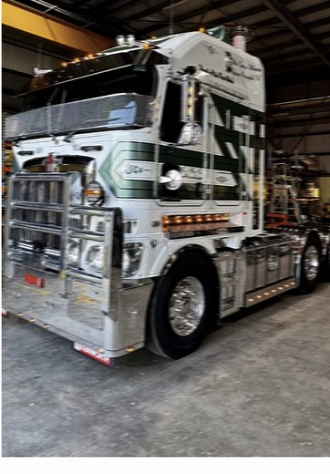 CKC’s Stunning New Kenworth K220: A Showcase of Custom Work