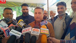 *36th Death Anniversary of Sheikh Abdul Jabbar Observed in Ganderbal* *Ishfaq Jabbar Slams NC, Omar Abdullah Over 'Unfulfilled Promises'* Ganderbal | April 20:The 36th death anniversary of former Minister and Member of the Legislative Council (MLC), Shaheed Sheikh Abdul Jabbar, was solemnly observed today at his residence in Lar, Ganderbal. The event witnessed the participation of hundreds of people from various walks of life, who gathered to pay tribute and remember his contributions to the peo