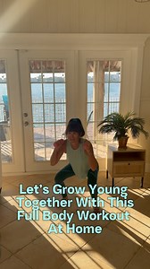 🏡At Home Full Body Workout!💪 All you need is a set of light dumbbells or water bottles 👍 Work for 40 seconds - rest for 20 seconds. 1. Squat with overhead press 2. Overhead reach to front Jab 3. Wide bicep curl 4. Side to side lunges with alternating rows 5. Tricep pulses 6. Around the world Do 3 rounds for a 20 minute workout ✅ 👋Try my all level or beginner full body workouts on my website FREE for 7 days. www.janetosbornefitness.com #beginnerworkout#seniorfitness#fitover60#homeworkout#comm