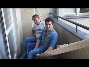 Jak zamontować hamak na balkonie