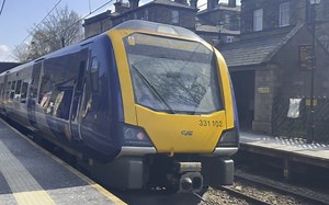 【英国铁路】Class331型机车 Saltaire 出站