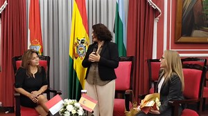 MARÍA LOURDES VACA - STRIA. DE DESARROLLO HUMANO - MARÍA EUGENIA MENÉNDEZ - CÓNSUL GENERAL DE ESPAÑA EN SANTA CRUZ El Gobierno Autónomo Departamental de Tarija por intermedio de la Secretaría de Desarrollo Humano, recibió en visita protocolar a la cónsul de España en Bolivia con residencia en Santa Cruz, María Eugenia Menéndez Reyes, con quienes se busca estrechar lazos de amistad, de cooperación y de comercio al exterior. | NTR Noticias | Facebook