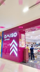 ✨Save this DAISO HACK for your next room upgrade!✨ If you’re a keychain lover, this is the cutest way to display your collection (and other merch) right in your room! 💕 Plus, with all the extra accessories, mesh baskets, and wire nets, you can use it to store and showcase so much more~ Get creative and start your own DIY setup with DAISO today! 😘🛍️ ---------- Keychain Display at $2.18 ~ $4.14 (inclusive of GST) * The product lineup may vary in each store. 🔍 Keychain Display 4549131442779 - S