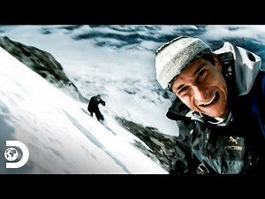 Bear se resbala por una montaña a 80 km/h | A Prueba de Todo | Discovery Latinoamérica