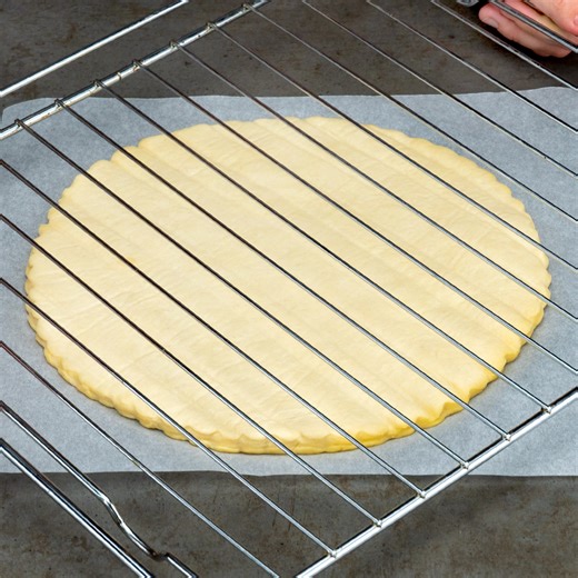 The trick that made my life easier! I cook this "lazy" cake in 15 minutes Ingredients: puff pastry: 800 g (28 oz) water: 15 ml (0.5 fl oz) sugar: 15 g (0.5 oz) whipping cream: 700 ml (24 fl oz) powdered sugar: 100 g (3.5 oz) Greek yogurt: 250 g (8.8 oz) tangerines: 400 g (14 oz) sugar: 70 g (2.5 oz) corn starch: 15 g (0.5 oz) water: 100 ml (3.4 fl oz) puff pastry: 400 g (14 oz) water: 15 ml (0.5 fl oz) sugar: 15 g (0.5 oz) The drink: bananas: 50 g (1.8 oz) milk: 50 ml (1.7 fl oz) honey: 15 g (0.