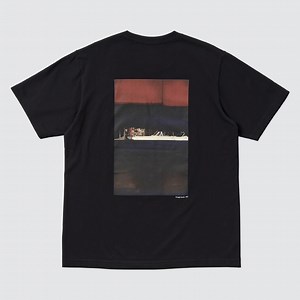 The streets of New York, as captured by Saul Leiter, the pioneer of color photography, are coming to our UT lineup! 📸 This collaboration features a selection of his early signature photos capturing the mystical beauty of everyday life from unique angles. Shop the full lineup in stores and online at https://uniqlo.us/3SQKl4P And for true lovers, a selection of Leiter’s photographs from a trove of more than 10,0000 recently discovered slides can be seen in the new book, ‘The Unseen Saul Leiter,’ 