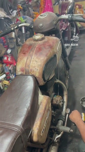 Old java 1984 #startup #bike #rider