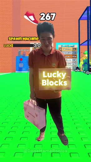 Giving Lucky Blocks to my girlfriend, but… #escapetsunamiforbrainrots #roblox