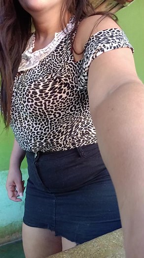 Chic Leopard Print Outfit Ideas for Home Settings