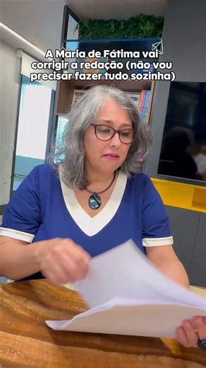 Uma mensagem carinhosa? IA pedagógica que ajuda na correção de redações