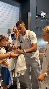 Everyone is dying for Kylian Mbappé’s autograph 🤩 #beINSPORTS #KylianMbappé #RealMadrid | beIN SPORTS USA
