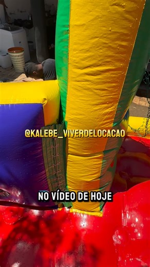 Kalebe | Viver de Locação on Instagram: "Como escorrer a água do Futsabao ? #fut #futsabao #futeboldesabao #inflavel #inflaveis #brinquedos #brinquedoinflavel"