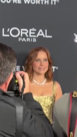 Her eyes 💕🔥 Sophia Bush attends the 20th Anniversary of L'Oréal Paris Women of Worth at Academy Museum of Motion Pictures on December 02, 2025 in Los Angeles, California. #glam by • @gabilopezhair and @bychloeforbes @gabilopezhair #sophiabush #womenofworth