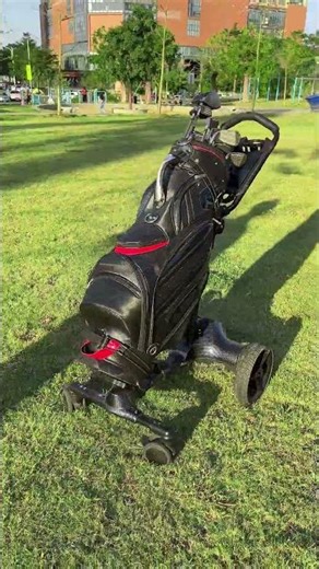 Smart Golf Trolley – The Perfect Weekend Golf Companion ⛳🚶‍♂️