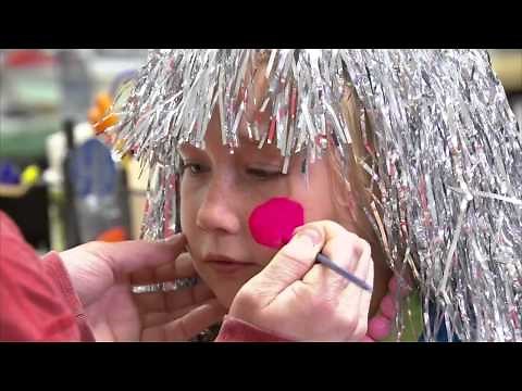 Ringling Bros. HOW TO! Make your Own Clown Halloween Costume!