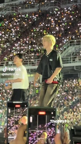 พี่ฝรั่งหยุดเล่นกับใจหนูสักที😖 @Mark Tuan #MarkTuan #GOT7 #GOT7_NESTFEST #GOT7_NESTFESTINBKK #GOT7_NESTFESTINBKK_DAY1