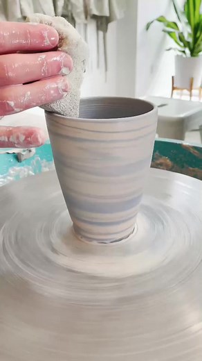 Creating some marbled coffee cups ☕️💎☕️ #bondiclay #handmade #claytherapy #statisfying #potteryclass #clay #potterystudio