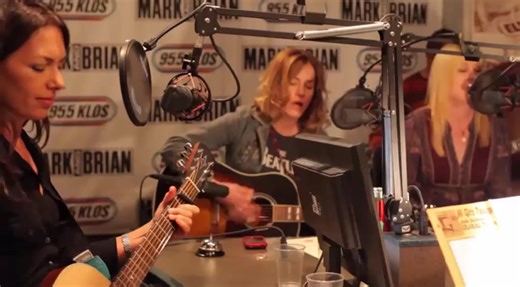 The Bangles "Bangles Radio" 2016 Holiday message part 10 | The Bangles