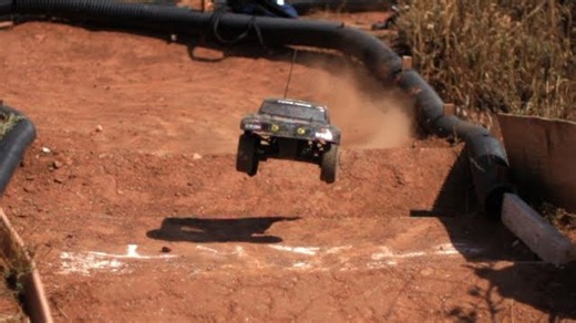 SC10RS vs Losi Mini 8ight | High-speed RC raceway battle