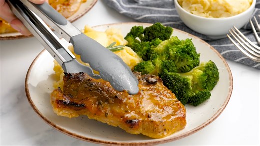 ⭐ Move over dried out pork chops, enter my juicy and tender, sweet and savory Smothered Baked Pork Chops! Recipe here ➡ https://laurenslatest.com/smothered-baked-pork-chops/ | Lauren's Latest