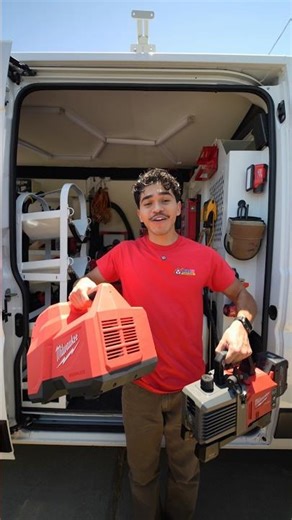 Milwaukee Releases a Fully Cordless HVAC Refrigerant Recovery Machine 👀🔥