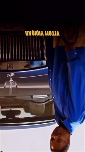 cos_mos_2106 on Instagram: "Kiyimga qarab baho bermang..... 2001년 개봉한 영화 “A Beautiful Mind”는 단순히 천재 수학자의 삶을 다룬 작품이 아니라, 인간이 내면의 혼란 속에서도 어떻게 사랑과 신뢰로 자신을 되찾아가는지를 보여주는 깊은 이야기입니다. 화려한 계산 장면보다 존 내쉬가 마음속 그림자를 이겨내려는 순간들이 훨씬 더 오래 기억에 남죠. 특히 그가 현실과 환상 사이에서 흔들리면서도 끝까지 아내를 향한 마음을 놓지 않는 모습은 묘하게 가슴을 저릿하게 만듭니다. 이 영화에서 감정을 완성시키는 요소는 바로 잔잔한 피아노 선율과 차분한 배경음악입니다. 처음에는 조용히 스며들지만, 어느 순간 관객도 모르게 내쉬의 감정에 같이 잠기게 되죠. 후반부, 아내가 내쉬의 손을 잡아주던 장면에서는 음악과 화면이 자연스럽게 겹쳐지면서 눈시울이 뜨거워지는 경험을 하게 됩니다. 많은 이들이 “이 장면만 떠올려도 이상하게 마음이 찡하다”고