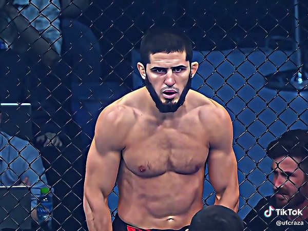 Charles Oliveira vs Islam Makhachev: UFC Showdown