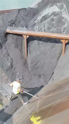 What really drives your aggregate production line's output? 📊It’s not just about the crusher. Throu