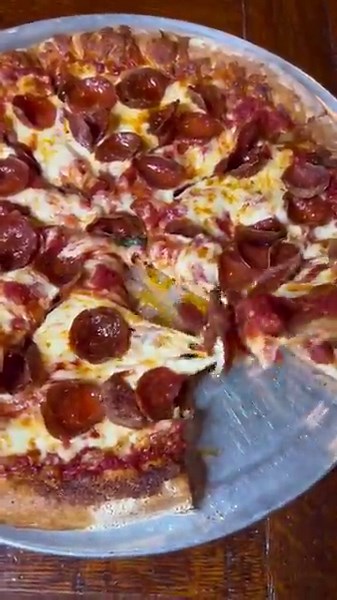 896K views · 10K reactions | So good!  #pizza #pizzalovers #calientepizza #fyp | Caliente Pizza & Drafthouse | Facebook
