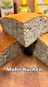 Saftiger Mohn-Quark-Kuchen: Das einfache Rezept ohne Boden Du suchst nach dem perfekten Mohnkuchen-Rezept, das herrlich saftig schmeckt und im Handumdrehen zubereitet ist? Dieser Mohn-Quark-Kuchen kombiniert die feine Herbe des Mohns mit der Frische von Joghurt und Quark. Durch den Verzicht auf einen schweren Boden ist dieser Kuchen besonders leicht und gelingsicher – ideal für den Kaffeeklatsch am Sonntag! Warum dieser Mohnkuchen überzeugt: • Extra Saftig: Die Kombination aus Speisequark und Na