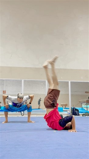 3.6M views · 48K reactions | Aprende cómo hacer un KIP UP  #acrobatics #capoeira #gymnastics #Parkour #BREAKING | Alex Destreza | Facebook