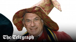 Jack Cohen, reproductive biologist, ‘alien creature designer’ and co-author of the bestselling ‘Science of Discworld’ series – obituary