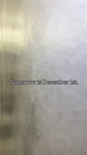December may be magical, but it’s also one of the most stressful months of the year. Rushing between events, traveling, shopping, cooking, late nights, and colder weather all take a toll on the body…especially the neck, shoulders, and nervous system. Common issues we see in December: 📋Tight traps shoulders 📋Tension headaches 📋Stress-related neck pain 📋Poor posture and hunching in the cold 📋Nervous system overload Simple ways to prevent holiday tension: 🌬️ Deep Breathing: Helps regulate the