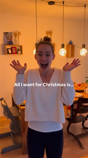 Charly | Running & Cycling on Instagram: "Frohe Weihnachten ✨✨ #running #runner #runningmom #triathlon #triathlete"