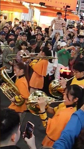京都橘高校吹奏楽部 台北大賑わいカントリーロード歌声響く
