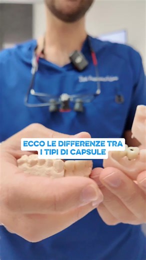 🦷 Capsula su Impianti o capsula su denti naturali?.😉 𝗦𝗲𝗺𝗯𝗿𝗮𝗻𝗼 𝘂𝗴𝘂𝗮𝗹𝗶, 𝗺𝗮 𝗹𝗮 𝗱𝗶𝗳𝗳𝗲𝗿𝗲𝗻𝘇𝗮 𝗲̀ 𝗲𝗻𝗼𝗿𝗺𝗲. Una 𝗰𝗮𝗽𝘀𝘂𝗹𝗮 (anche detta Corona) è una protesi realizzata su misura, ma può essere applicata in situazioni completamente diverse: 1️⃣ 𝗖𝗮𝗽𝘀𝘂𝗹𝗮 𝘀𝘂 𝗶𝗺𝗽𝗶𝗮𝗻𝘁𝗶 Quando mancano uno o più denti (come nei molari del video), sostituiamo le radici con 𝗶𝗺𝗽𝗶𝗮𝗻𝘁𝗶 su cui avvitiamo le capsule. Risultato? Denti 𝗳𝗶𝘀𝘀𝗶, stabili e funzionali. 2️⃣ 