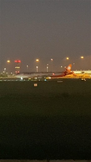 Jetstar Airbus A321neo (VH-OYD) departing to Bali as JQ125