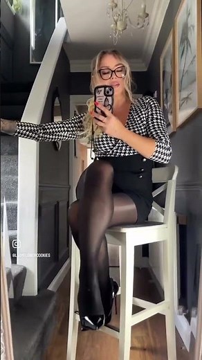 Anna Gula Kwiecinska in Glossy Black Pantyhose
