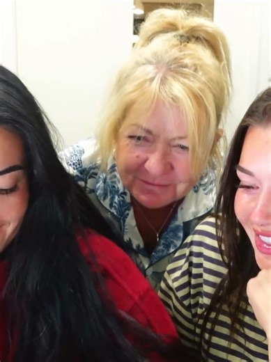 aww thea n carol #christinaandamber #chamber #amberlawes #christinaottrando #foryou