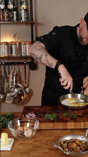 Quick Fried Potatoes with Fried Eggs – Simple & Delicious!