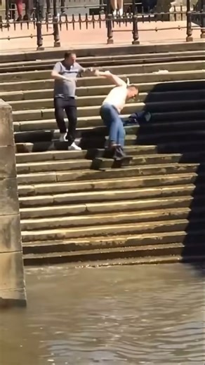 ⚠️CAUTION! 🤣Slippery stairs!