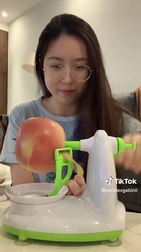 Effortless Apple Peeling with a Manual Peeler