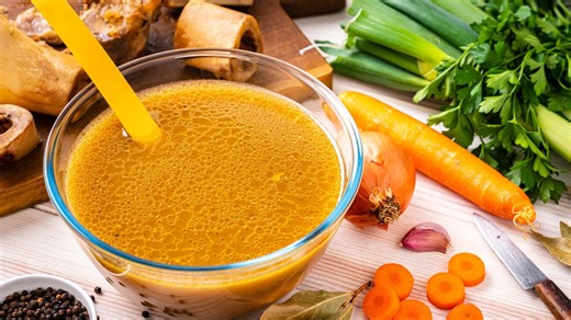 Bone Broth Benefits: How It Supports Joints, Sleep and Gut Health