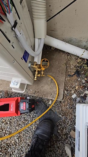 The system is confirmed to be free of leaks and moisture using a vacuum pump and micron gauge. Next, open the valve and charge the refrigerant from the outdoor unit into the system. Heatpump+Cool Care #highlights2025 #HeatPumpInstallation #fbreelsfyp #airconditioning #Panasonic #milwaukee #hvac | Domer Cubio | Facebook