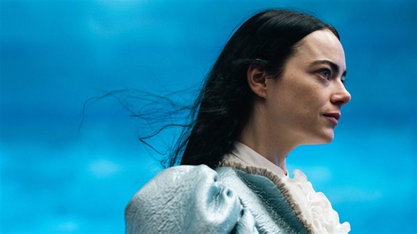 Poor Things (2023) Movie Review - A hilarious satire and a visual delight