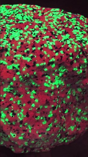 Fluorescent Things Explained! The Story of Fluorescence! #crystals #gems #science #fluorescent